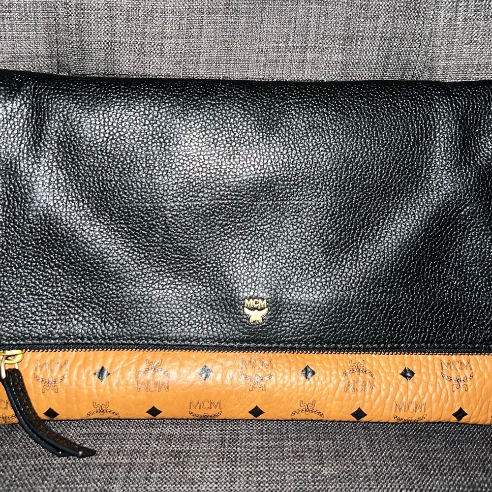 *AUTHENTIC* MCM Crossbody with black flap